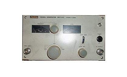 MG724D Anritsu RF Generator Used