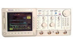 TDS754A Tektronix Digital Oscilloscope Used