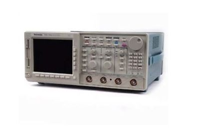 TDS744 Tektronix Digital Oscilloscope
